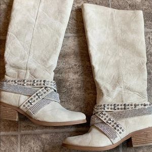NR Ivory Bling Boots Size 8.5 Faux Diamonds/Studs